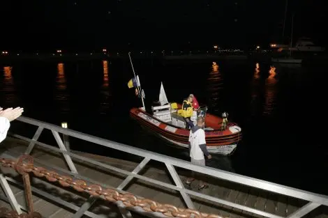 MOMENTO EN EL QUE GALÁN Y BAUDILIO TOMAN TIERRA.