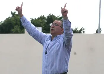 PACO PARECÍA PREVER EL RESULTADO AL COMIENZO DEL CHOQUE.