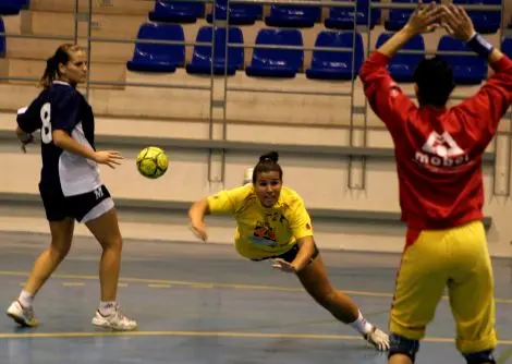 LAS DE LA TIÑOSA FUERON SUPERIORES A SU RIVAL. 