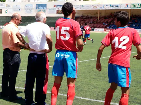 ÓSCAR MARTÍN DEBUTÓ CON LA CAMISETA DEL LANZAROTE EL 9 DE SEPTIEMBRE DE 2007 ANTE EL MARINO. 