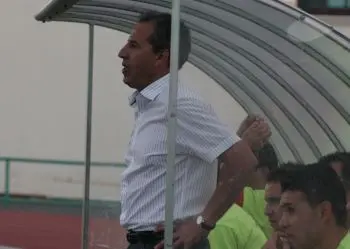 JUAN ANTONIO MACHÍN VIO LA CARTULINA AMARILLA.