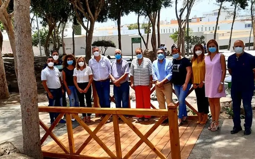 Parque de Los Pinos. La alcaldesa, junto al grupo de Gobierno, dio a conocer este lunes a los vecinos las obras realizadas