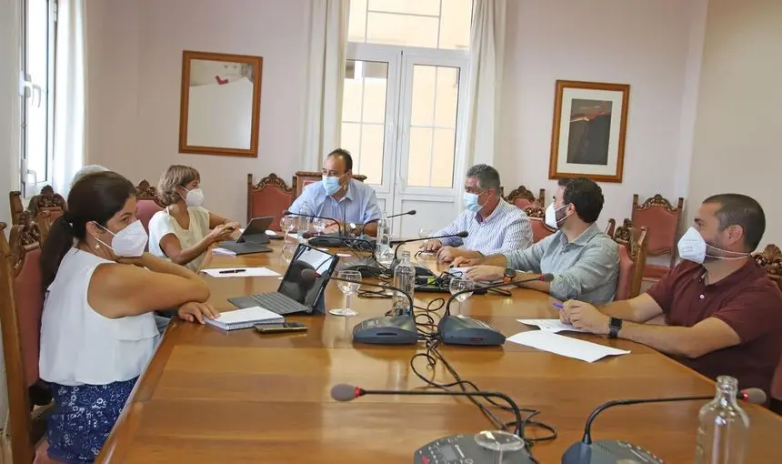 Imagen de la reunión en el Cabildo.