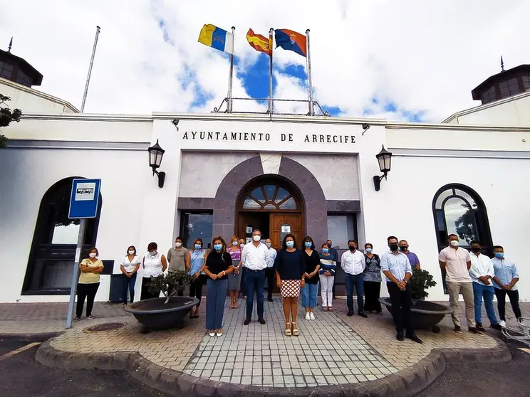 Arrecife guarda un minuto de silencio en recuerdo de Ramona, nueva víctima de violencia de género en Canarias (1)