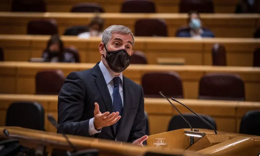 Fernando Clavijo durante una sesión de la Cámara Alta.