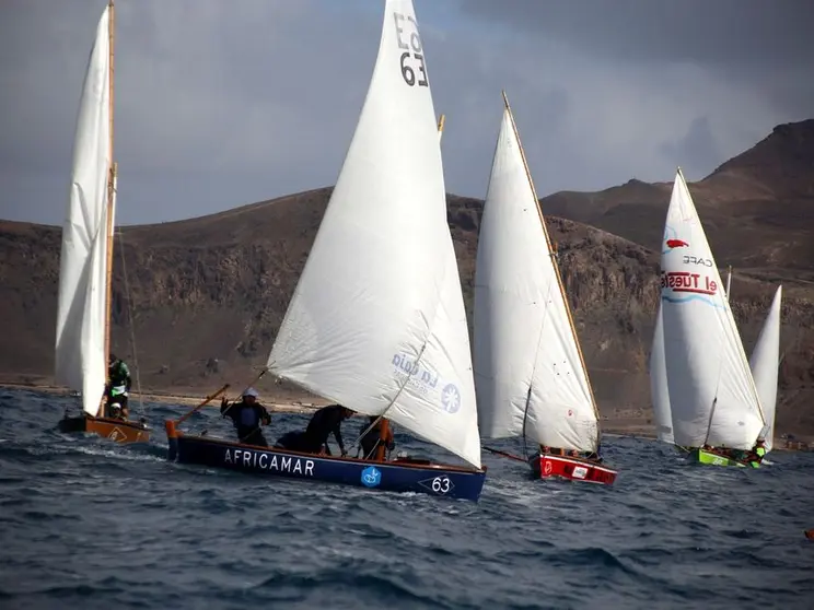 BARQUILLOS VELA LATINA CANARIA (2)