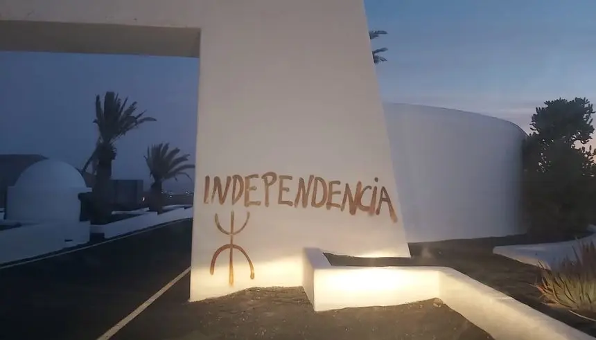 Imagen de este sábado a la entrada de Costa Teguise.