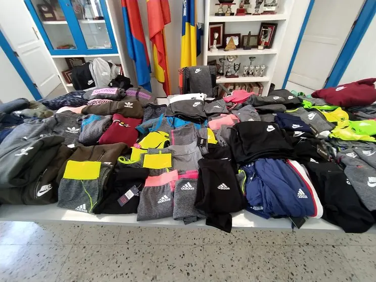 Ropa deportiva incautada