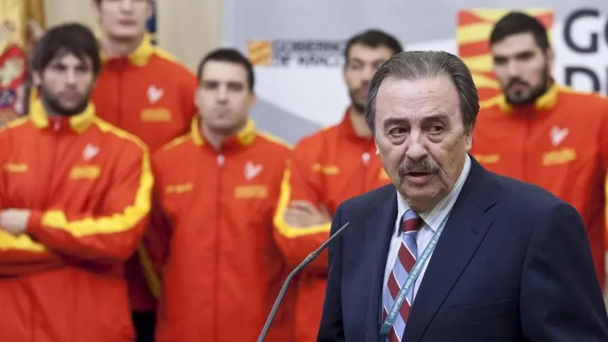 Juan de Dios Román en una imagen junto a la selección.