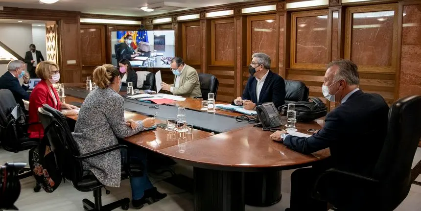 Imagen de la reunión celebrada con Ángel Víctor Torres este jueves.