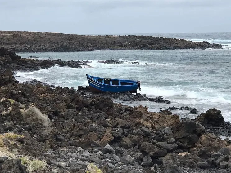 Policía-local-Teguise-patera-La-Graciosa-3