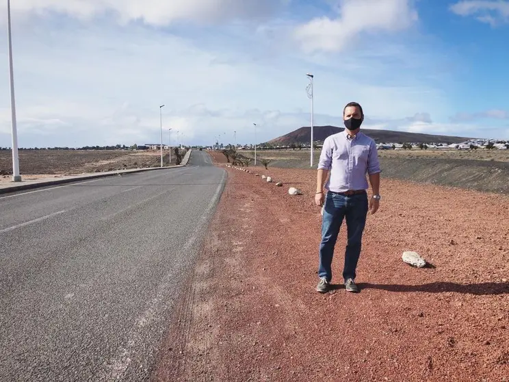 Jonatan Lemes, concejal de Obras Públicas, en la calle La Molina 
