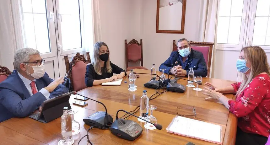 Imagen de la reunión en el Cabildo insular.