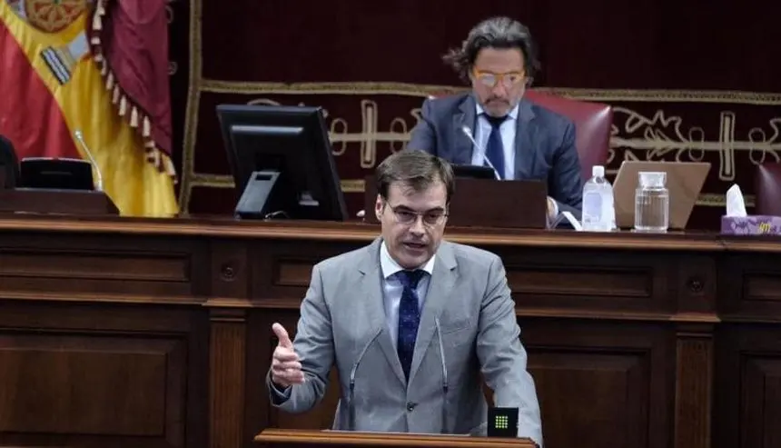 fernando-enseñat-en-parlament-750x430