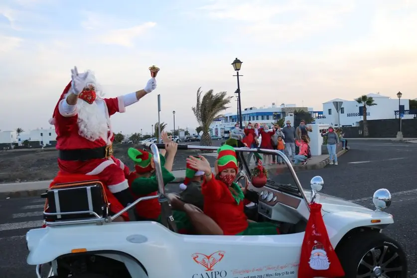 Papá Noel a su paso por la zona de San Marcial del Rubicón