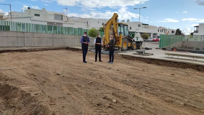 visita obras cancha multiusos Centro Deportivo Playa Honda 2