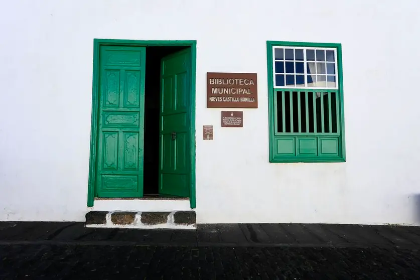 BIBLIOTECA NIEVES CASTILLO TEGUISE