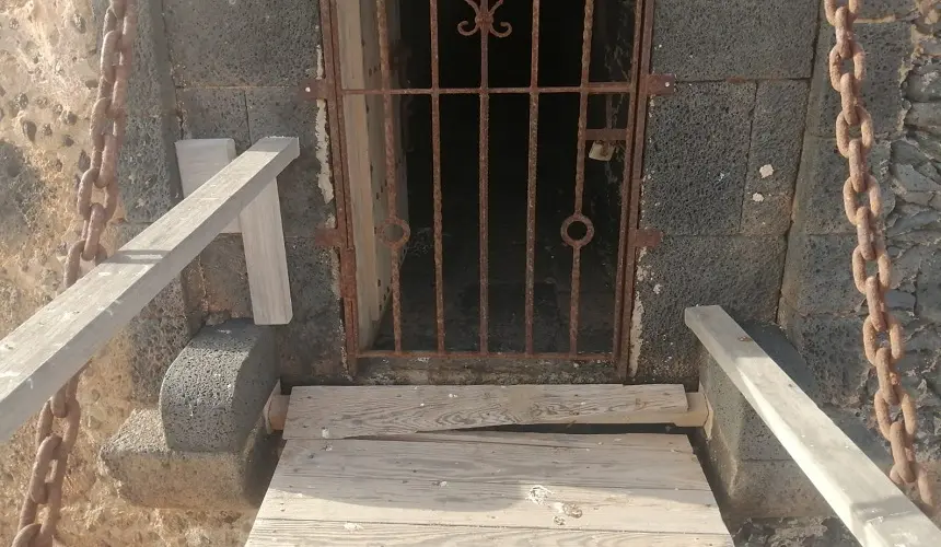 castillo de las coloradas puerta