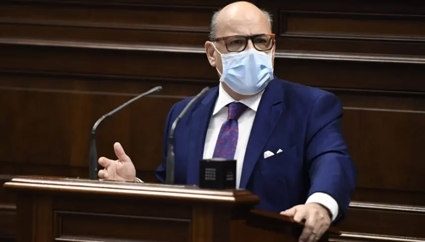 José Miguel Barragán durante su intervención en el Palamento autonómico.