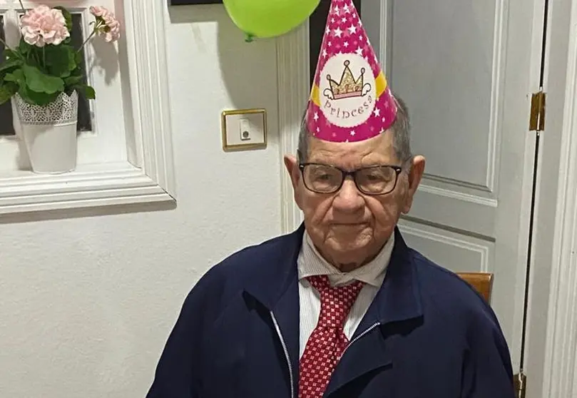 Machín durante la fiesta que le preparó su familia este domingo en Arrecife.