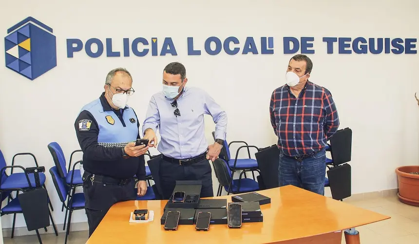 MATERIAL POLICIěA LOCAL TEGUISE 1