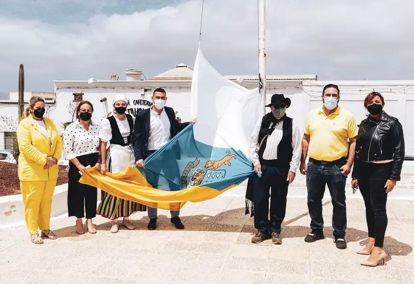 IZADO BANDERA TEGUISE 1