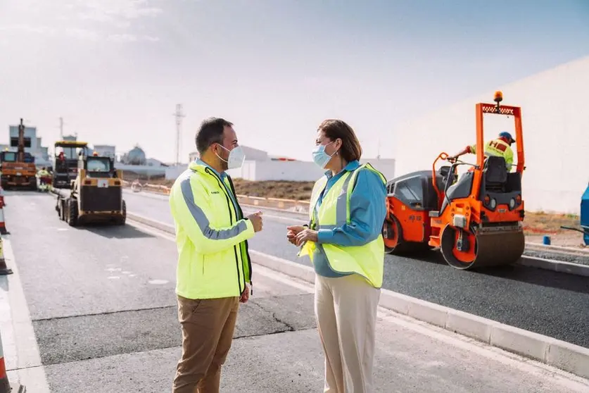 Este verano se concluirán los trabajos de la nueva fase del carril bici y paseo en el tramo de Arrecife junto a Los Mármoles