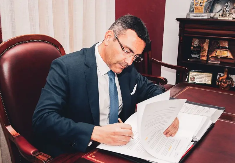 OSWALDO B FIRMANDO EN DESPACHO