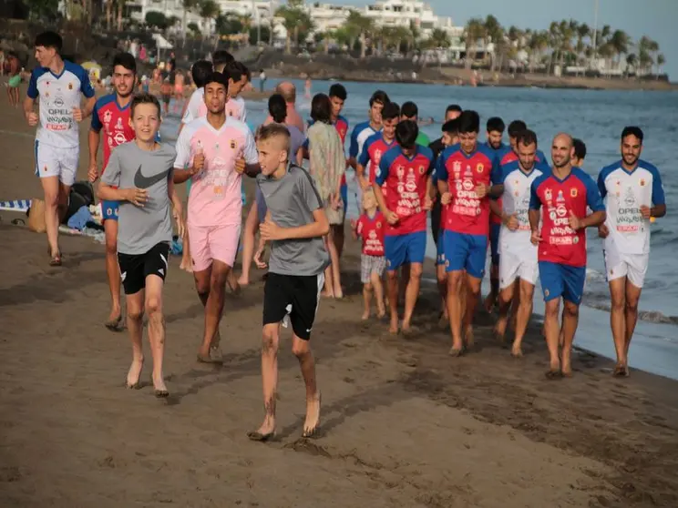 ENTRENAMIENTO PLAYA UD LANZAROTE (1)