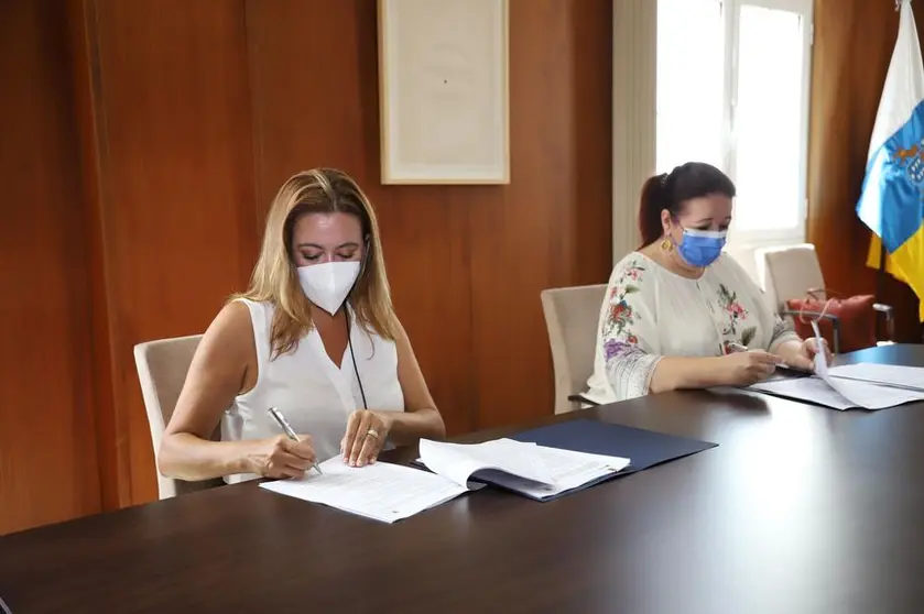 Fir de conv de Cooperacion de Educación y Cabildo (7)