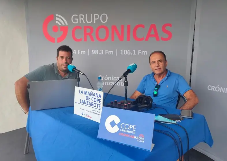 Leandro Martín con Jesús Machín durante el directo desarrollado este martes en Mancha Blanca