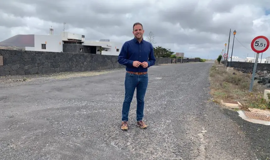Jacobo Medina en la  carretera de Masdache