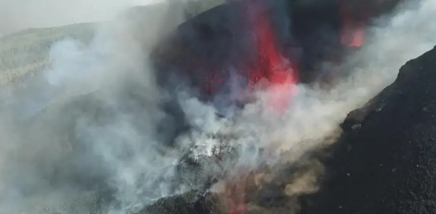 Imagen de este domingo del volcán de La Palma. 