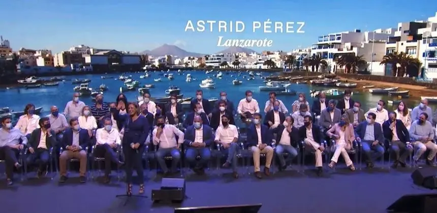 Imagen de Astrid Pérez durante su intervención en el congreso del PP en Valencia