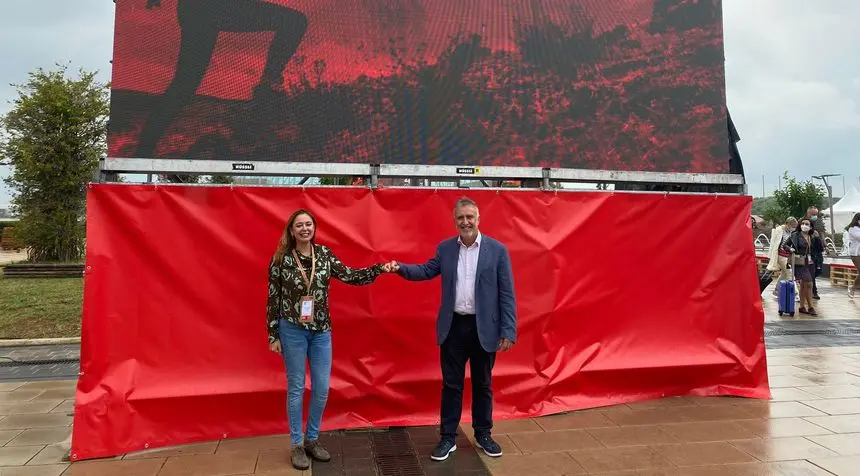 María Dolores Corujo y Ángel Víctor Torres en Valencia