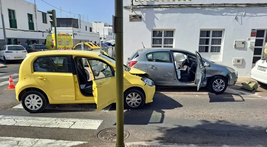 Estado en el que quedaron los vehículos tras el accidente