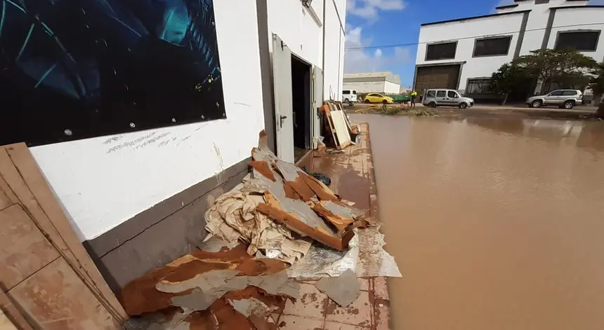 Imagen de la zona donde está montado el campamento para los inmigrantes en Arrecife.