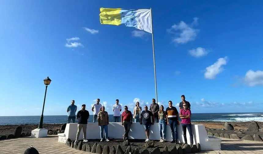 Foto izado bandera