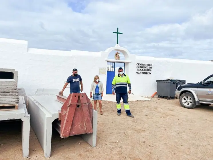 NICHOS CEMENTERIO LA GRACIOSA 1