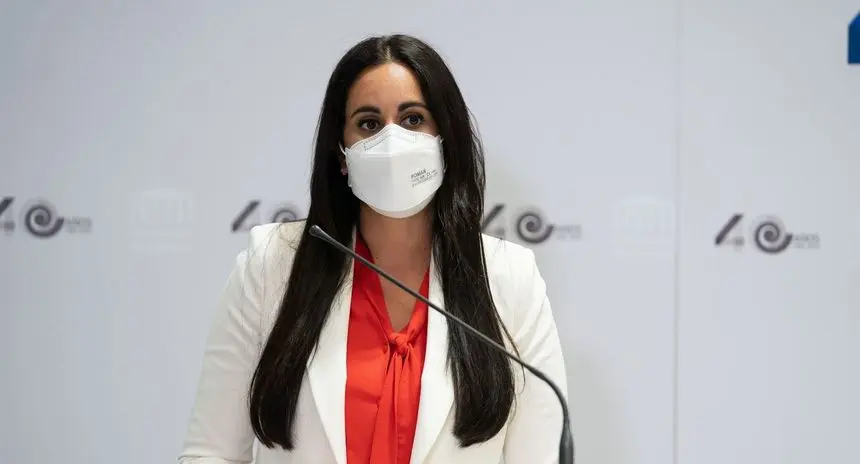 Vidina Espino en el Parlamento de Canarias