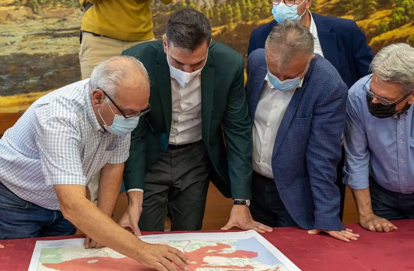 Imagen de la visita de este viernes de Pedro Sánchez a La Palma