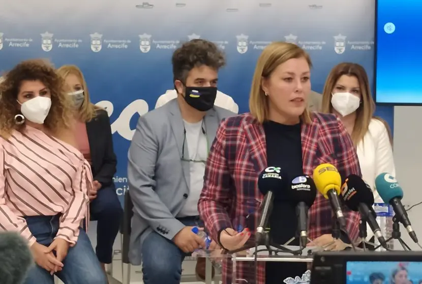 Astrid Pérez durante la rueda de prensa desarrollada este jueves en el Archivo Municipal de Arrecife.