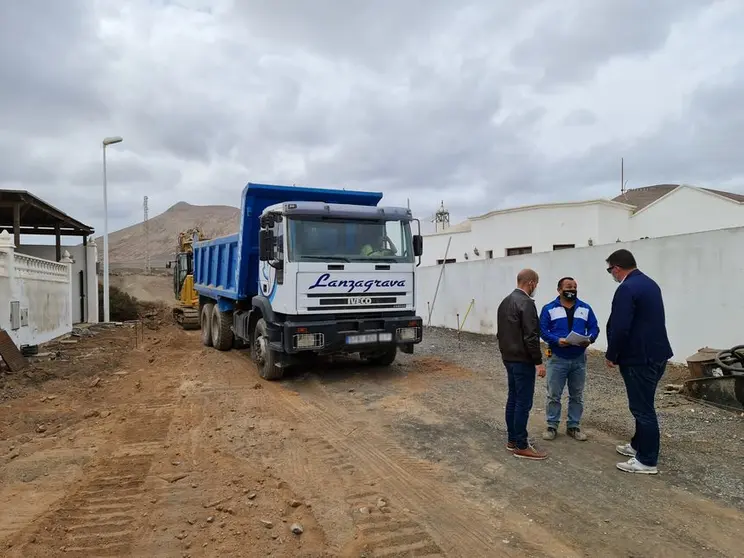 Isidro Pérez y Raúl de León visitando obras Veroles y Molina 1