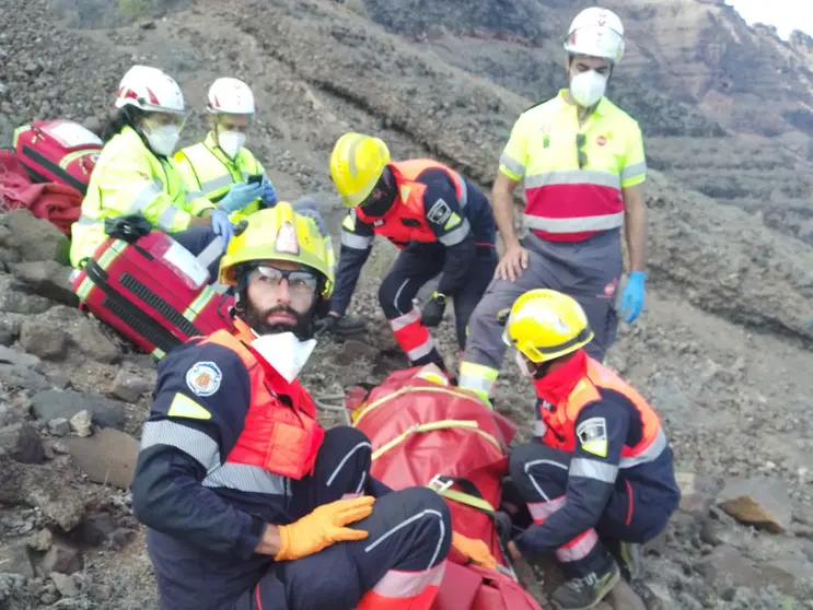 Momento del rescate realizado por los bomberos del Consorcio