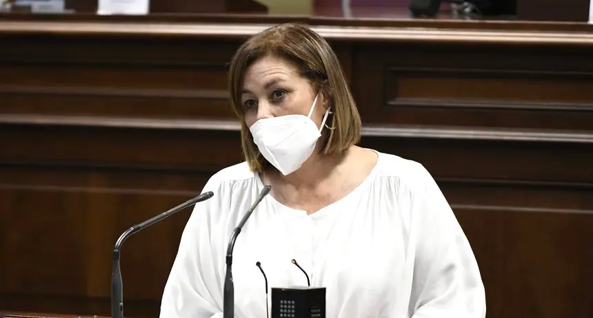 Astrid Pérez en una intervención en el Parlamento autonómico.