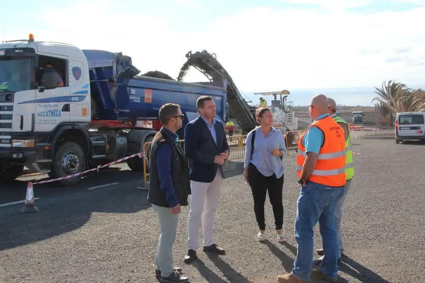 Óscar Noda visita rehabilitación carretera Puerto Calero