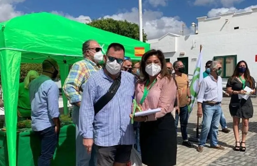 Imagen de una de las mesas informativas realizadas por VOX en Playa Honda.