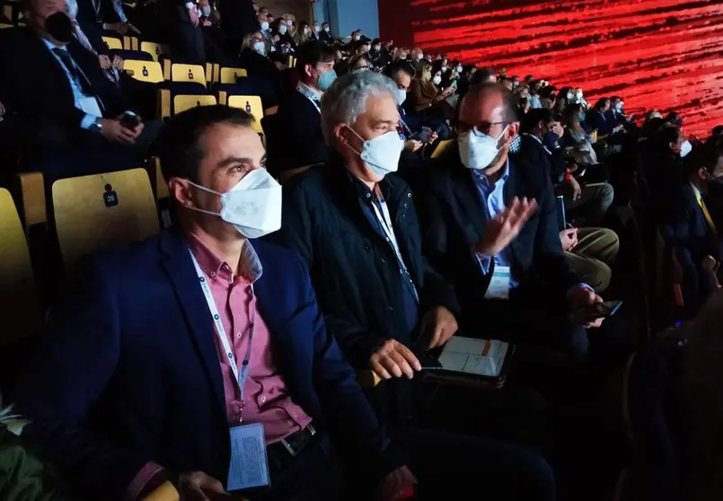 Los representantes del Ayuntamiento en el foro de este martes.