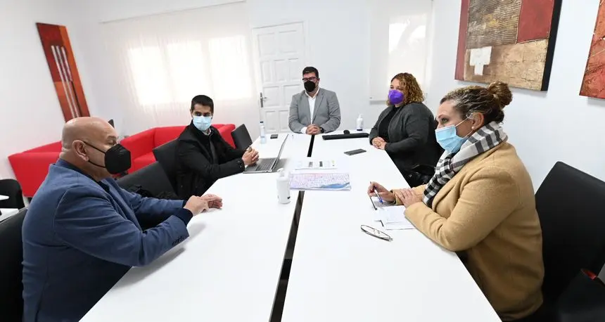 REUNIÓN ALCALDE Y CONCEJALAS CON AHINOR