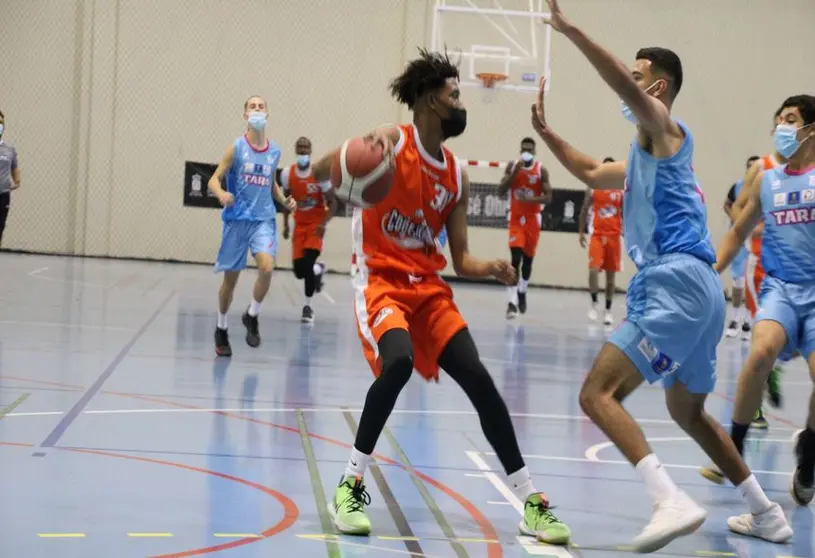 BALONCESTO. ALOE PLUS LANZAROTE CONEJEROS - BASKET TARA (5)